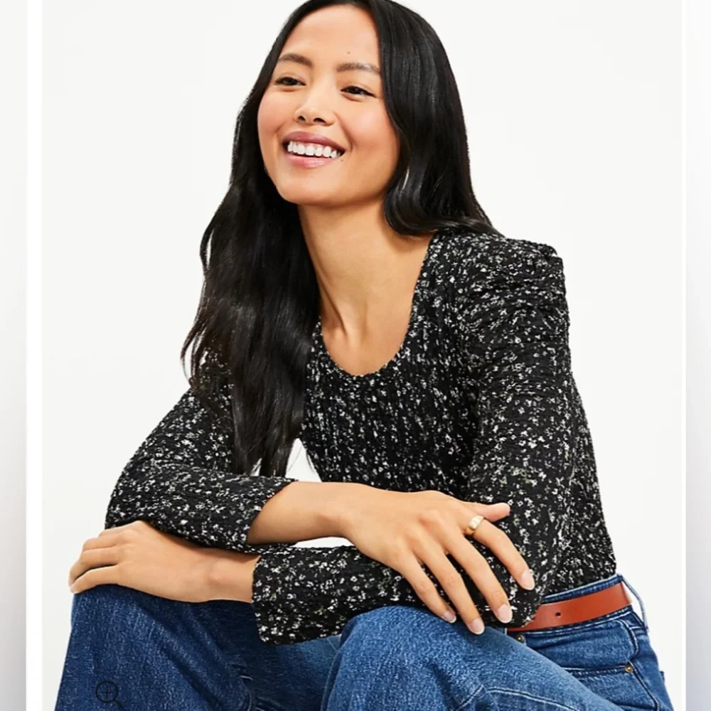 LOFT NWT Women's Floral Twist Sleeve Top‎